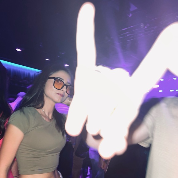 Meet your Posher, Lisa - Picture 1 of 1